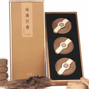 The noblest in incense, made from agarwood from the authentic production area of ​​Hainan, which has been aged for 180 days. The fragrance is long-lasting, warm and soft. It follows the natural incense art and has no chemical additives.