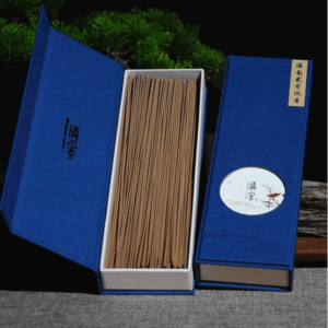 The fragrance of Hainan No. 2 Agarwood is elegant and soft, and you won't get tired of it even after smelling it for a long time. It is made of carefully selected natural incense materials without any chemical additives, which is beneficial to human health.