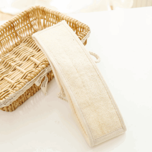 The loofah back scrubbing strip is made of natural loofah. The mesh fiber has moderate friction and can remove dead skin and dirt. It is breathable and durable, and is natural, environmentally friendly and healthy.